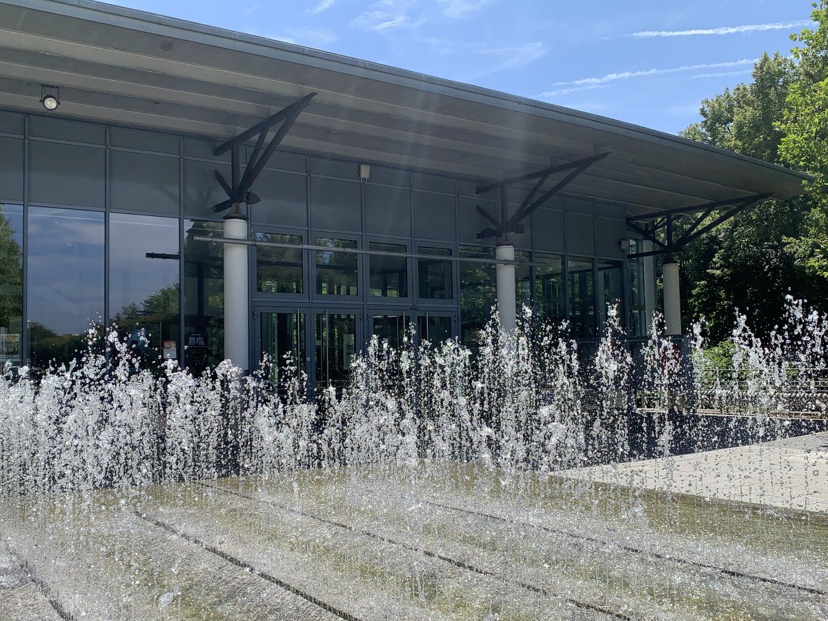 Max-Reger-Halle, Haupteingang
